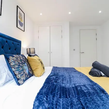 Canary Wharf-10% Discount-Fibre Wifi-5Mins To Tube London Exterior photo