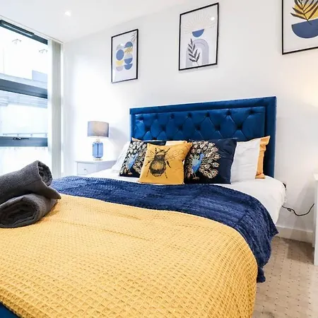 Canary Wharf-10% Discount-Fibre Wifi-5Mins To Tube London Exterior photo
