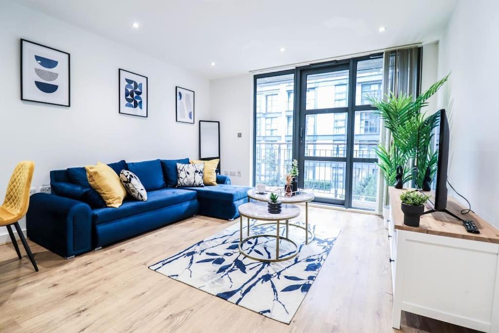 Canary Wharf-10% Discount-fibre Wifi-5mins To Tube * Лондон