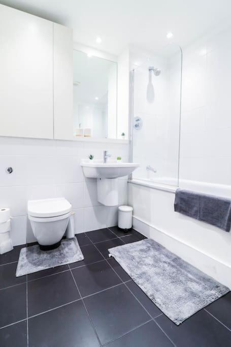 Апартаменты Canary Wharf-10% Discount-fibre Wifi-5mins To Tube *