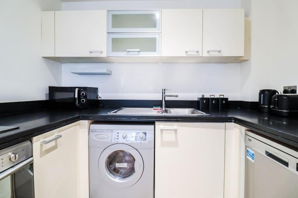 Canary Wharf-10% Discount-fibre Wifi-5mins To Tube Апартаменты *